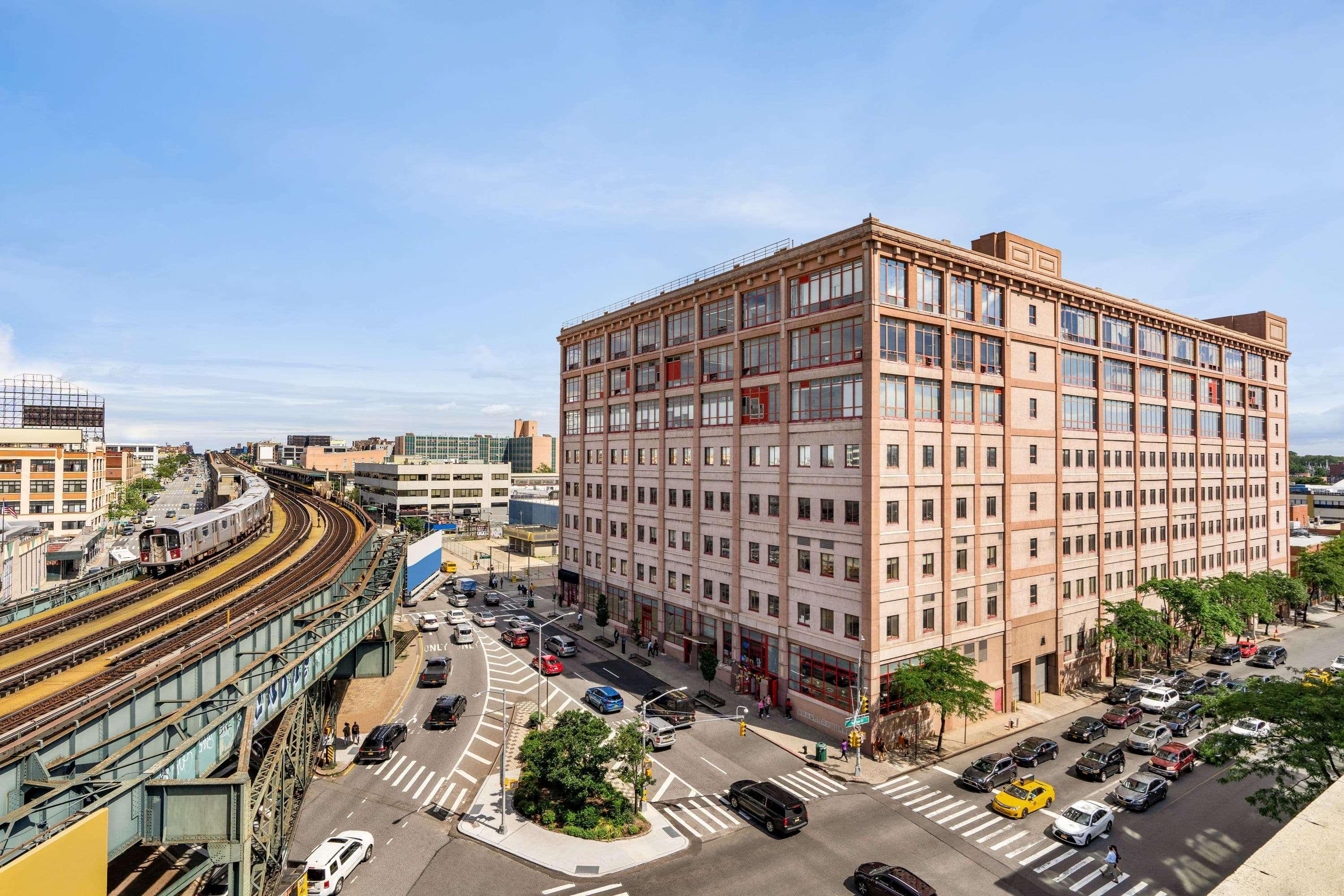 Days Inn By Wyndham Long Island City New York Exterior photo